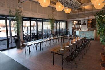 هتل Courtyard By Marriott Amsterdam Airport