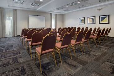 Hotel Hampton Inn Bostonlogan Airport