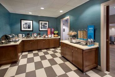 Hotel Hampton Inn Bostonlogan Airport