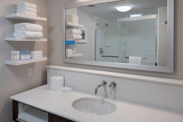 Hotel Hampton Inn Bostonlogan Airport