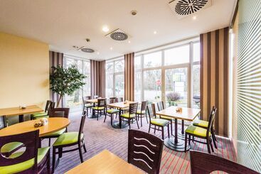 هتل Holiday Inn Express Frankfurt Airport, An Ihg
