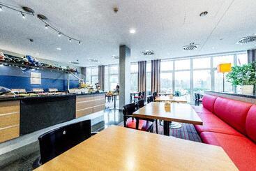 هتل Holiday Inn Express Frankfurt Airport, An Ihg