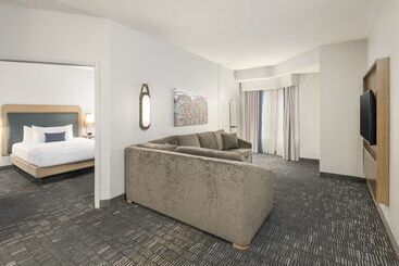 هتل Homewood Suites By Hilton New Orleans
