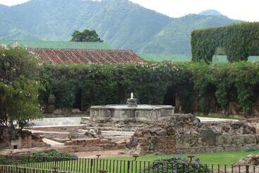 هتل Museo Spa Casa Santo Domingo