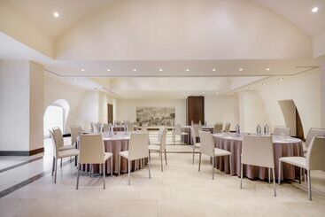 هتل NH Collection Palacio De Aranjuez