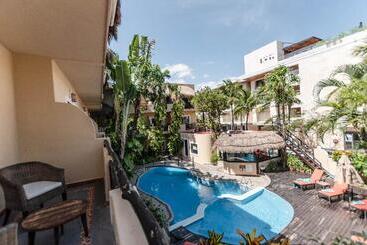 هتل Riviera Del Sol