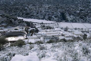 هتل روستایی Tugasa Hotel La Posada