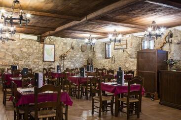 هتل روستایی Tugasa Hotel La Posada