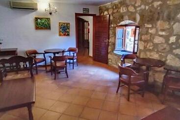 هتل روستایی Tugasa Hotel La Posada