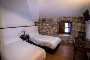 هتل روستایی Tugasa Hotel La Posada