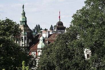 The Hotel Lucerne, Autograph Collection