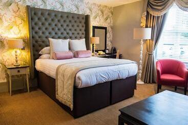 هتل Woughton House