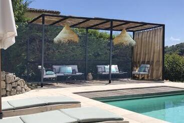 تختخواب و صبحانه Bastide Nomade   Guest House