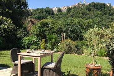 تختخواب و صبحانه Bastide Nomade Guest House