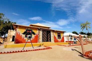 هتل Chokhi Dhani Desert Camp