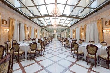 هتل Alameda Palace