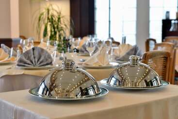 هتل Auberge Des Vieux Chênes