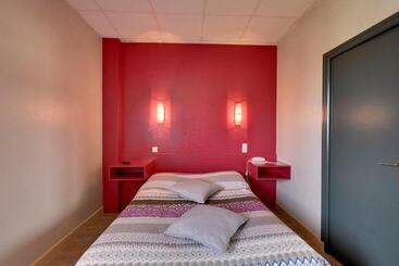 هتل Auberge Des Vieux Chênes