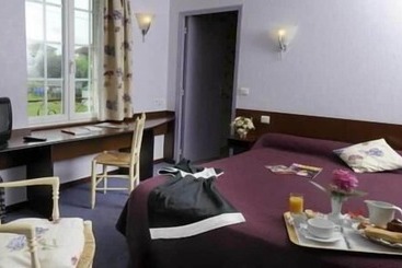 هتل Auberge Des Vieux Chênes