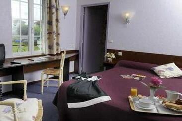 هتل Auberge Des Vieux Chênes