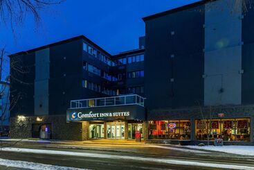 هتل Comfort Inn & Suites