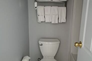 هتل Comfort Inn & Suites University