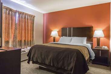 هتل Comfort Inn & Suites