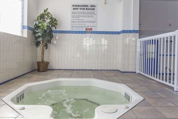 هتل Comfort Inn & Suites