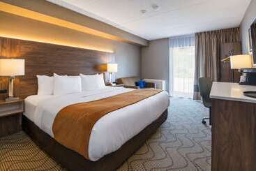 هتل Comfort Inn Lakeshore