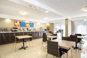 هتل Comfort Inn Lakeshore