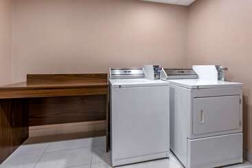 هتل Comfort Inn