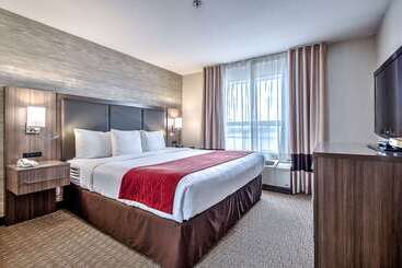 هتل Comfort Inn & Suites South