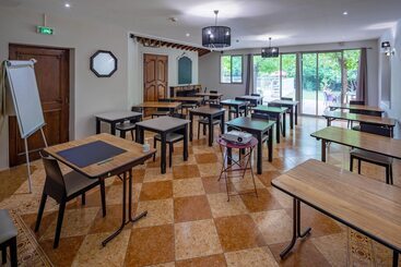 Logis Hotel Noemys Pont De L Etoile