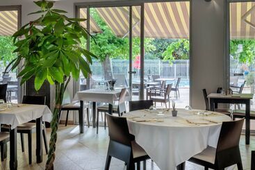 Logis Hotel Noemys Pont De L Etoile