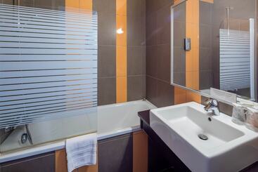 Logis Hotel Noemys Pont De L Etoile