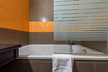 Logis Hotel Noemys Pont De L Etoile