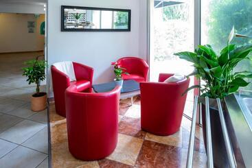 Logis Hotel Noemys Pont De L Etoile