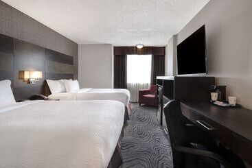 هتل Days Inn By Wyndham Calgary South