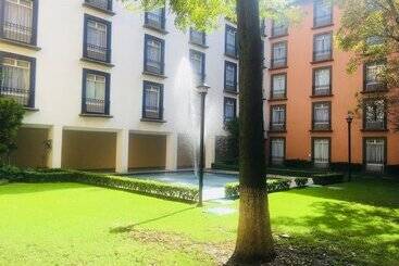 هتل Fiesta Inn Toluca Tollocan