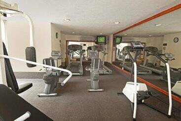 هتل Fiesta Inn Toluca Tollocan
