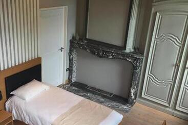 هتل Hôtel   Restaurant Au Tonnelier