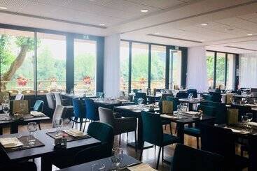 Отель Hôtel Restaurant La Chartreuse Logis De France