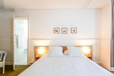 هتل Hôtel Val Flores Logis
