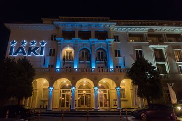 בית מלון כפרי Iaki Conference & Spa