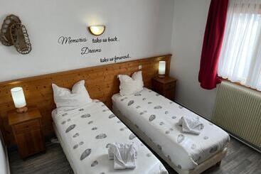 هتل La Foret De Maronne
