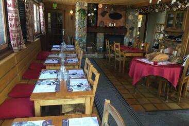 هتل La Foret De Maronne