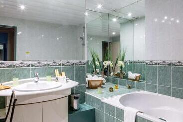 هتل Hôtel Le Maxime   Best Western Signature Collection