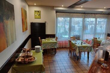 هتل Logis Hôtel Restaurant Bellevue Annecy