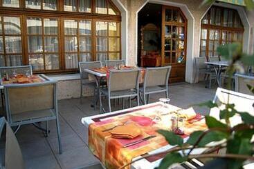 هتل Logis   Hôtel Restaurant Bellevue Annecy