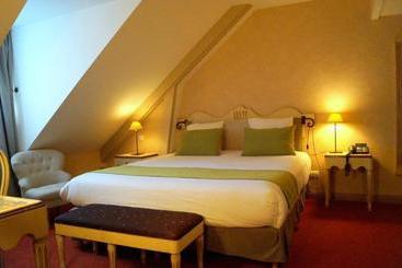 酒店 Logis Hostellerie Des Clos Et Restaurant Bistrot Des Grands Crus